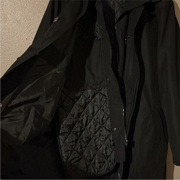 Ralph Lauren Black Trench Coat with Oversized Fit and Wide Lapel - Picture 3 of 7